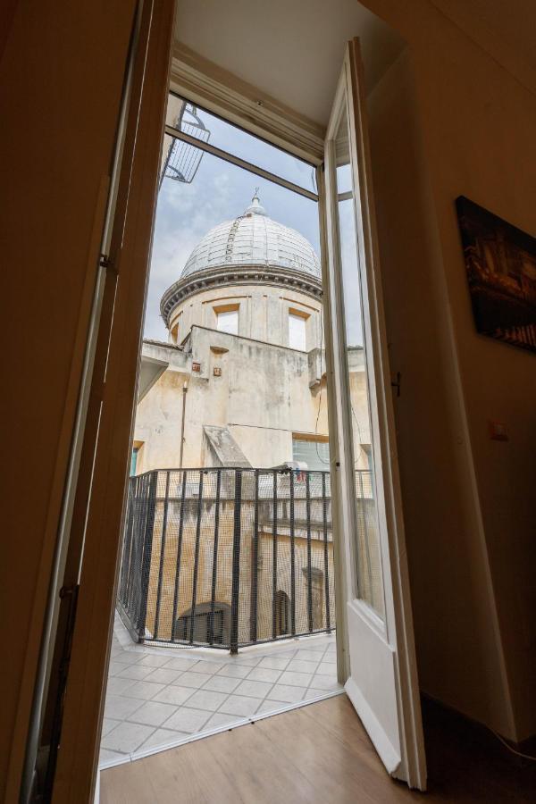 Duomo 77 - In The Heart Of The Historical Center By Elite Villas Nápoles Exterior foto